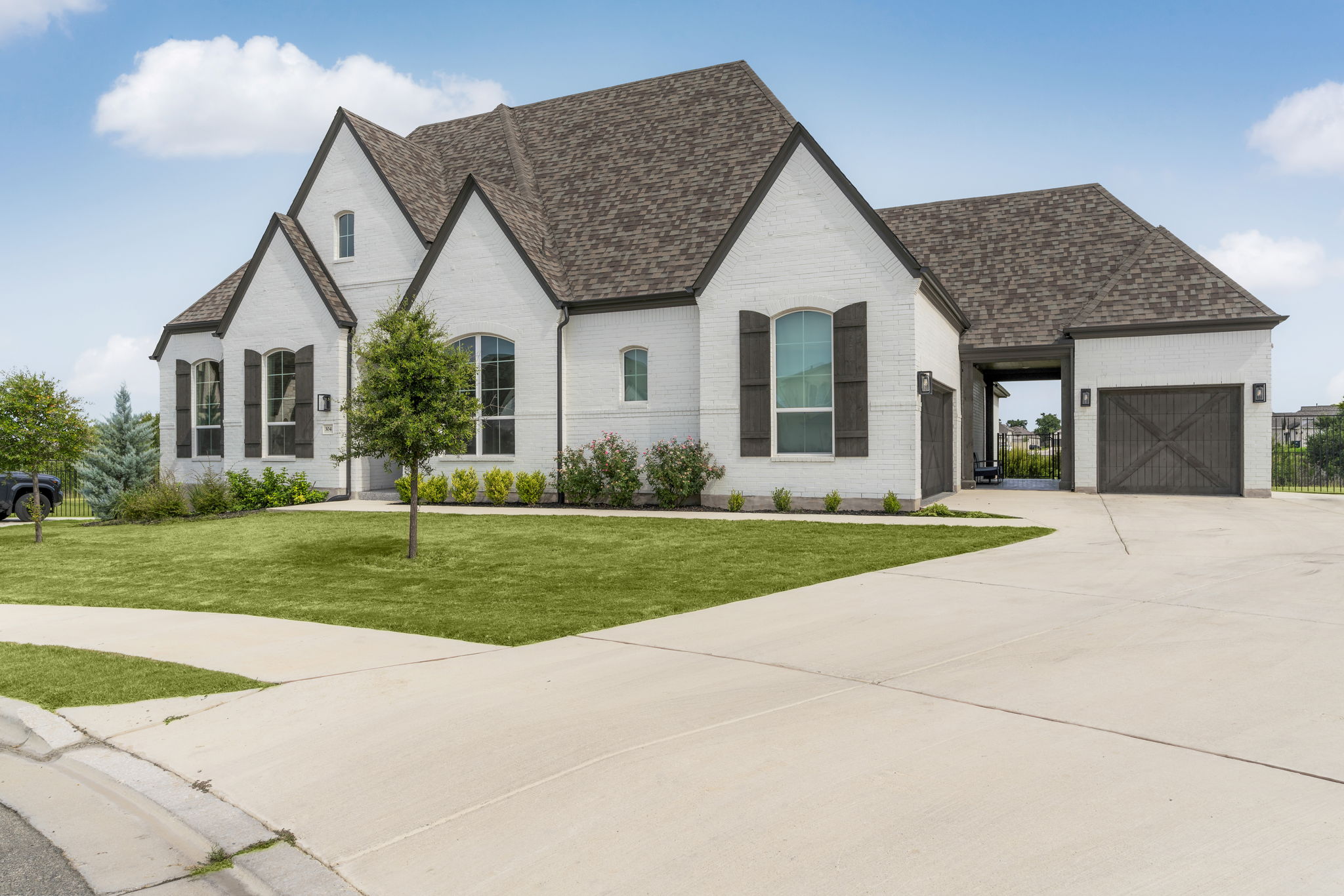 Static exterior photo
